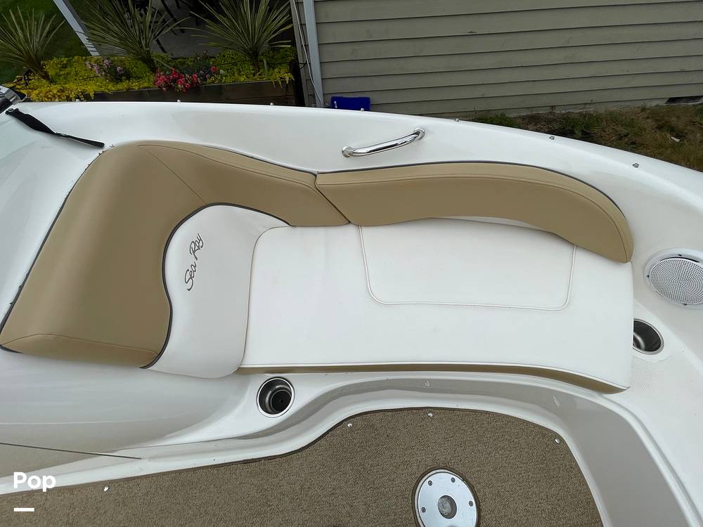 Slide: The Image of Sea Ray 200 Sundeck 2011 - 15629098