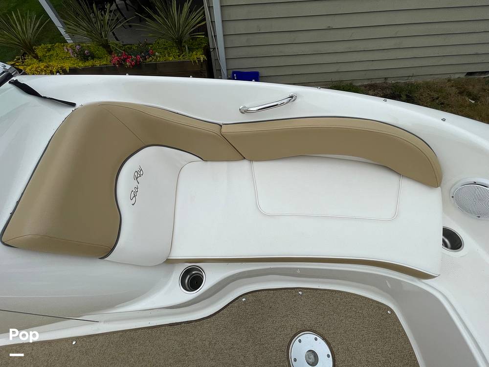 Slide: The Image of Sea Ray 200 Sundeck 2011 - 15629099