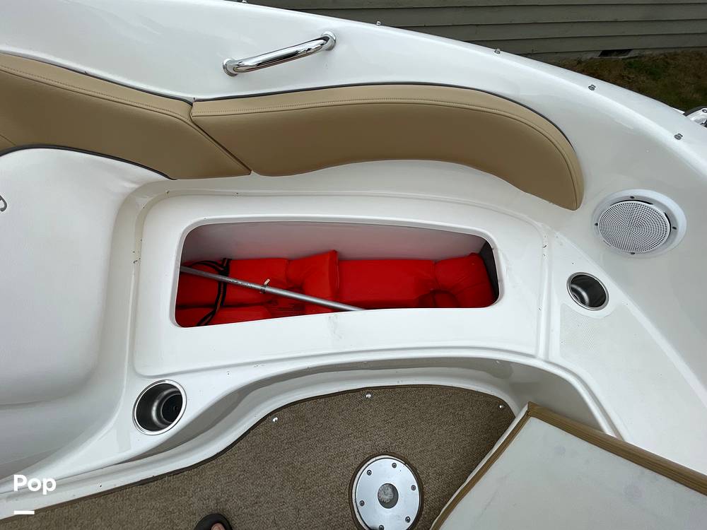 Slide: The Image of Sea Ray 200 Sundeck 2011 - 15629100