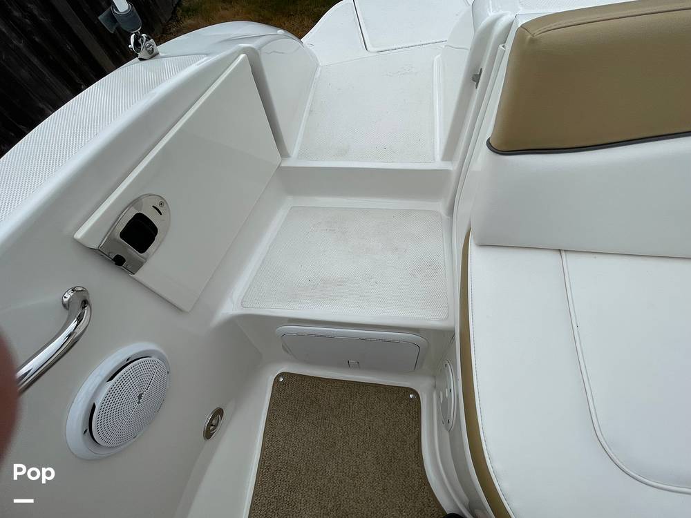 Slide: The Image of Sea Ray 200 Sundeck 2011 - 15629108