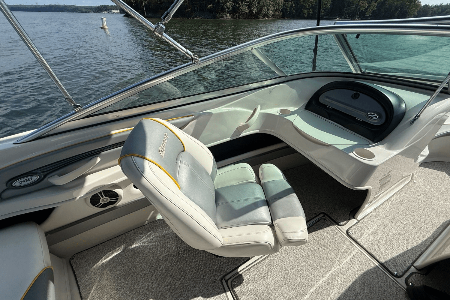 Slide: The Image of Sea Ray 205 Sport 2008 - 11