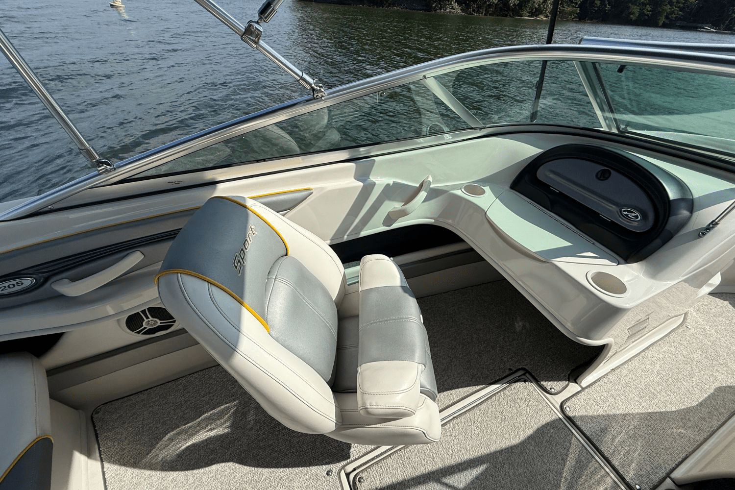 Slide: The Image of Sea Ray 205 Sport 2008 - 12