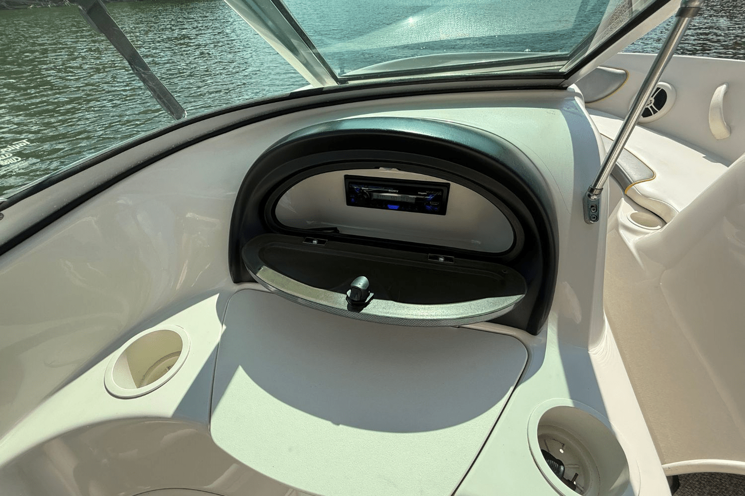Slide: The Image of Sea Ray 205 Sport 2008 - 14