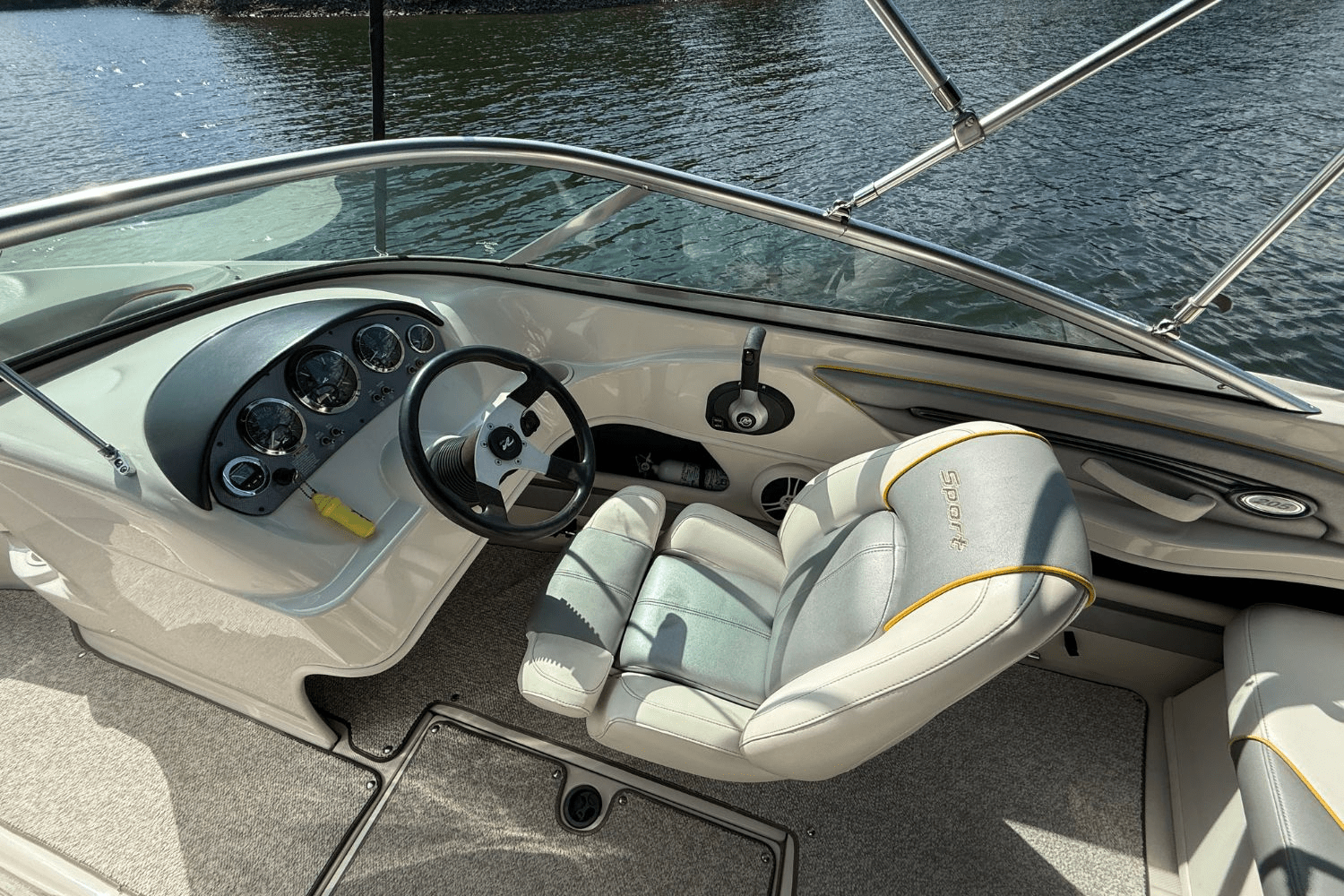 Slide: The Image of Sea Ray 205 Sport 2008 - 16