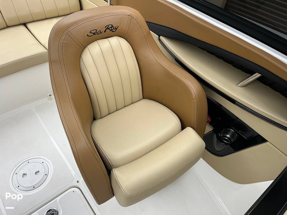 Slide: The Image of Sea Ray 210 SLX 2015 - 19