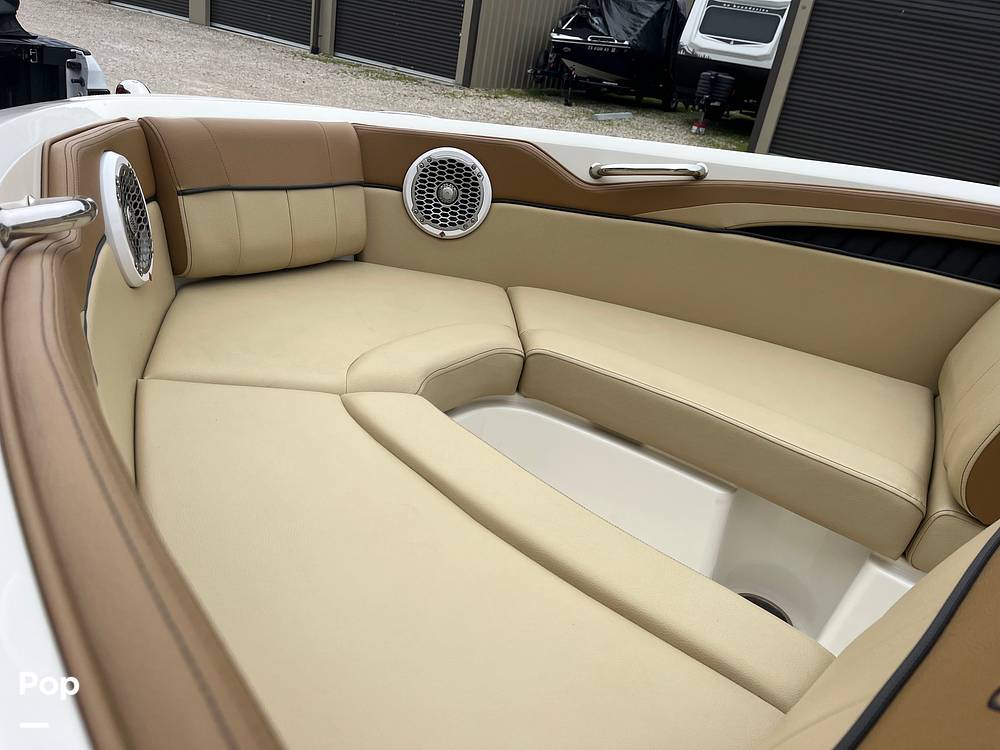Slide: The Image of Sea Ray 210 SLX 2015 - 3
