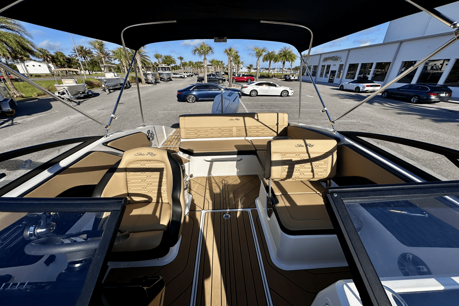 Slide: The Image of Sea Ray 210 SPX 2024 - 11