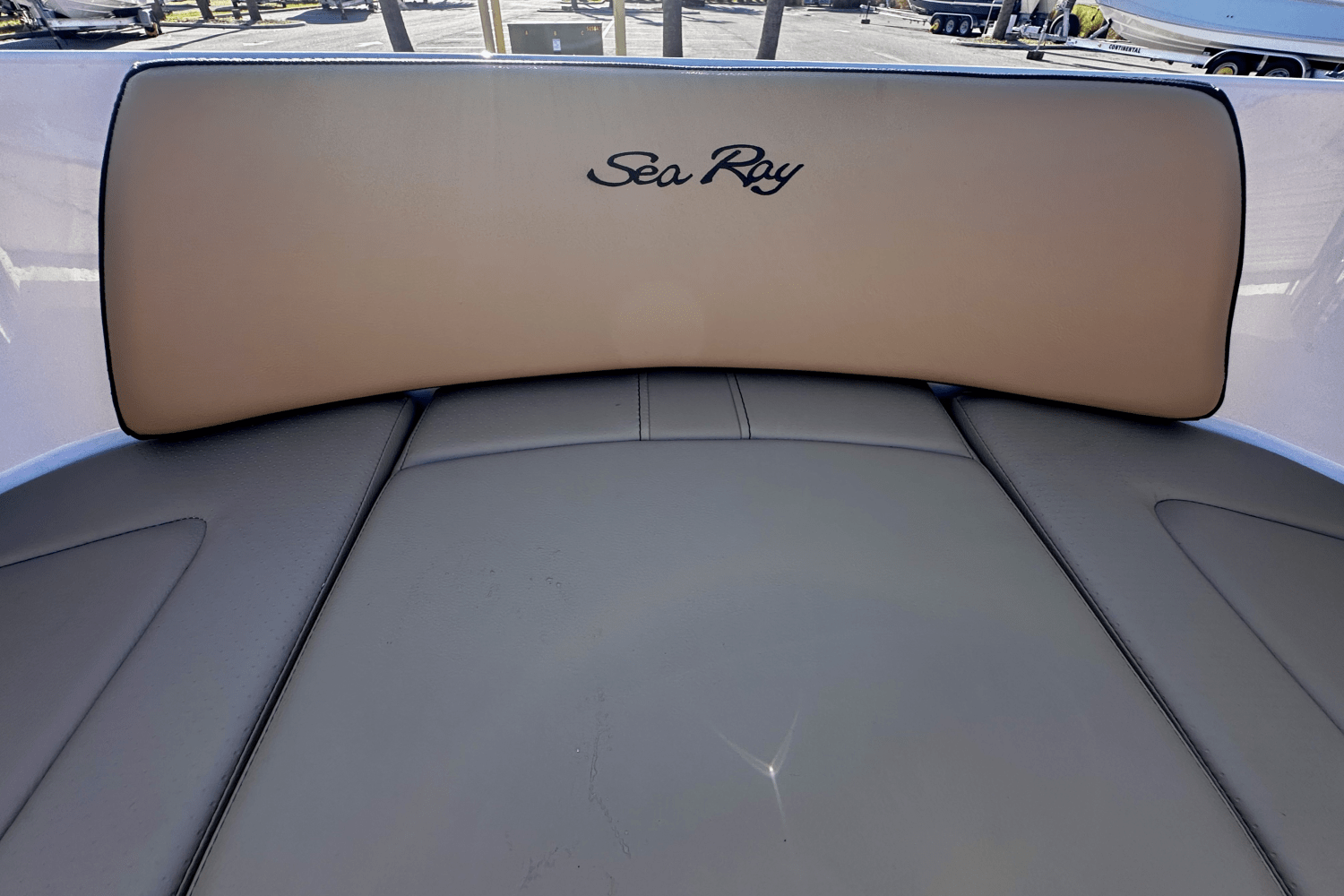 Slide: The Image of Sea Ray 210 SPX 2024 - 14