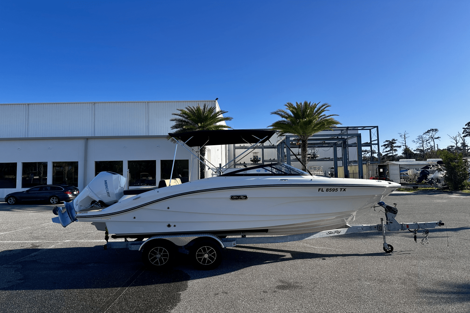 Slide: The Image of Sea Ray 210 SPX 2024 - 3