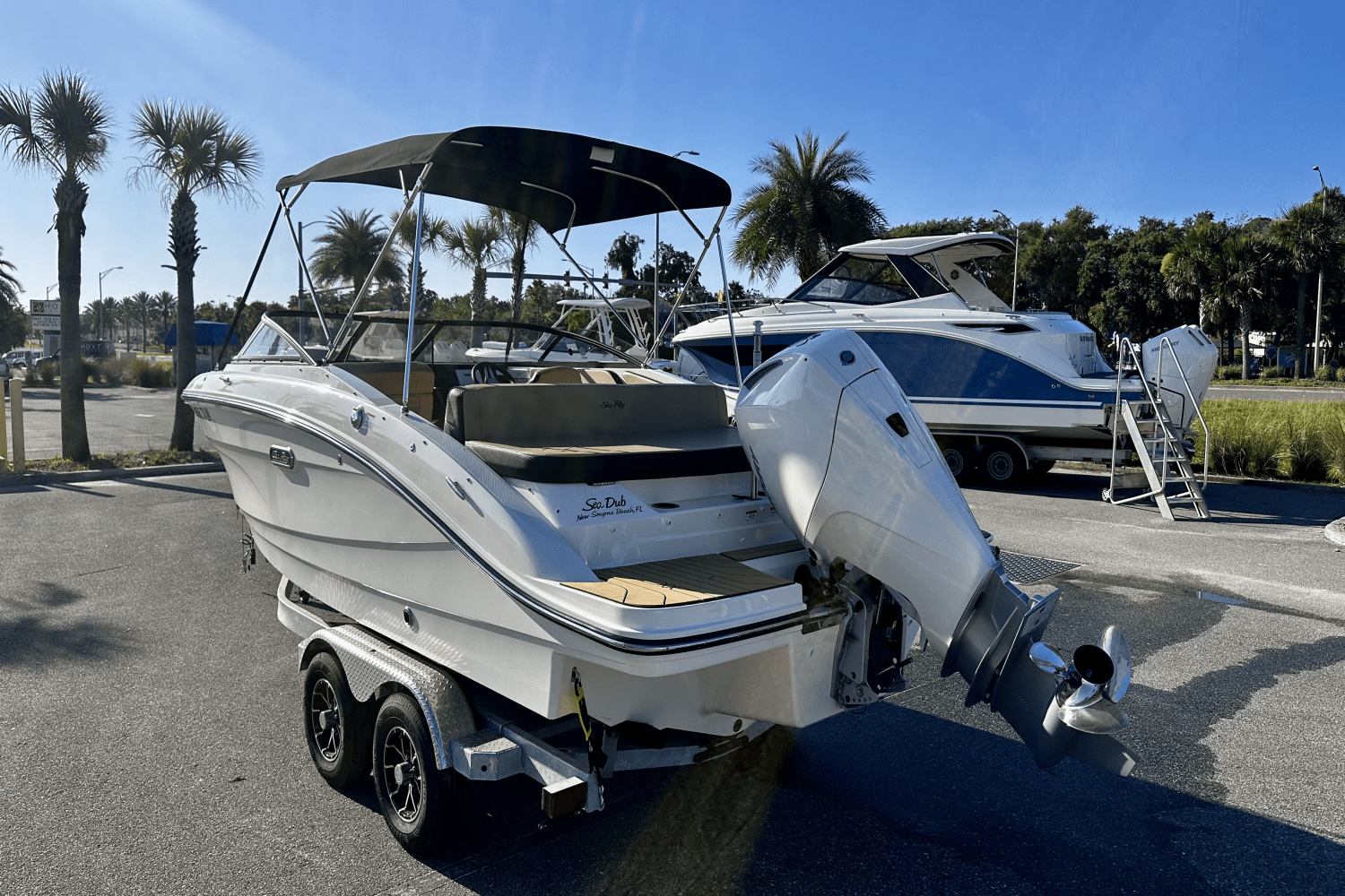 Slide: The Image of Sea Ray 210 SPX 2024 - 5