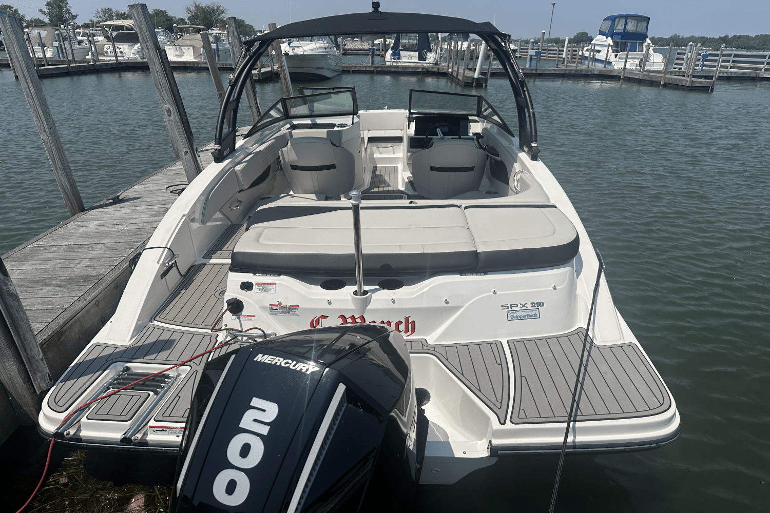 Slide: The Image of Sea Ray 210 SPX/OB 2023 - 6