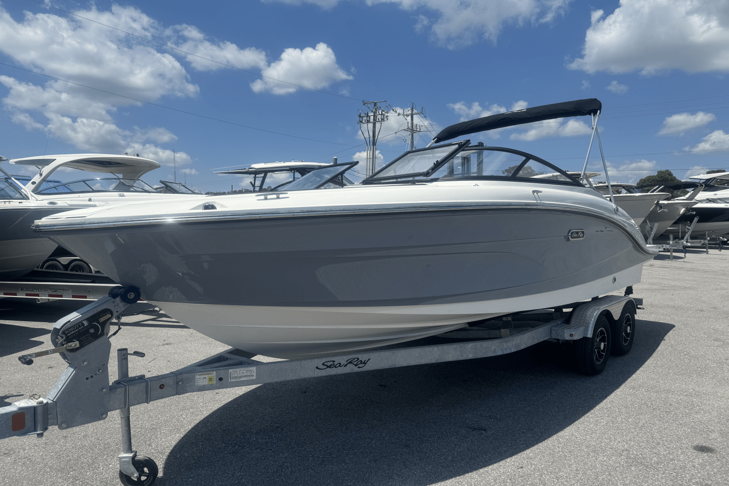 Slide: The Image of Sea Ray 210 SPX OB 2024 - 1