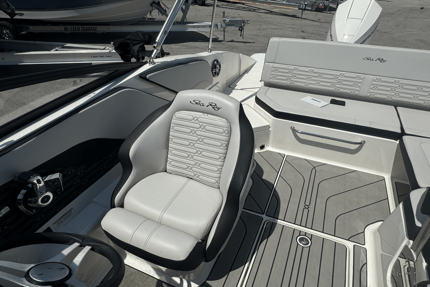Slide: The Image of Sea Ray 210 SPX OB 2024 - 13