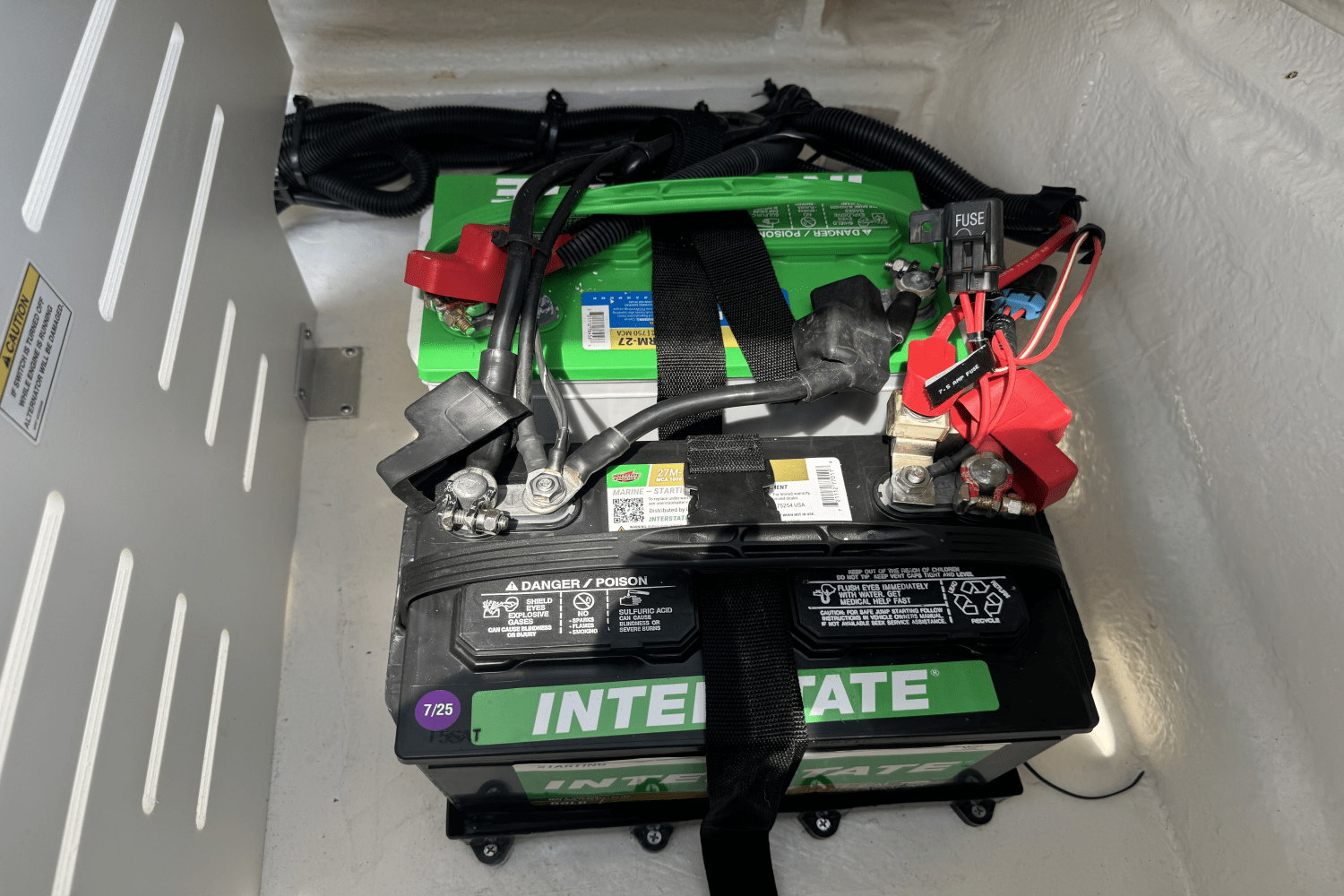 Slide: The Image of Sea Ray 210 SPX OB 2024 - 21