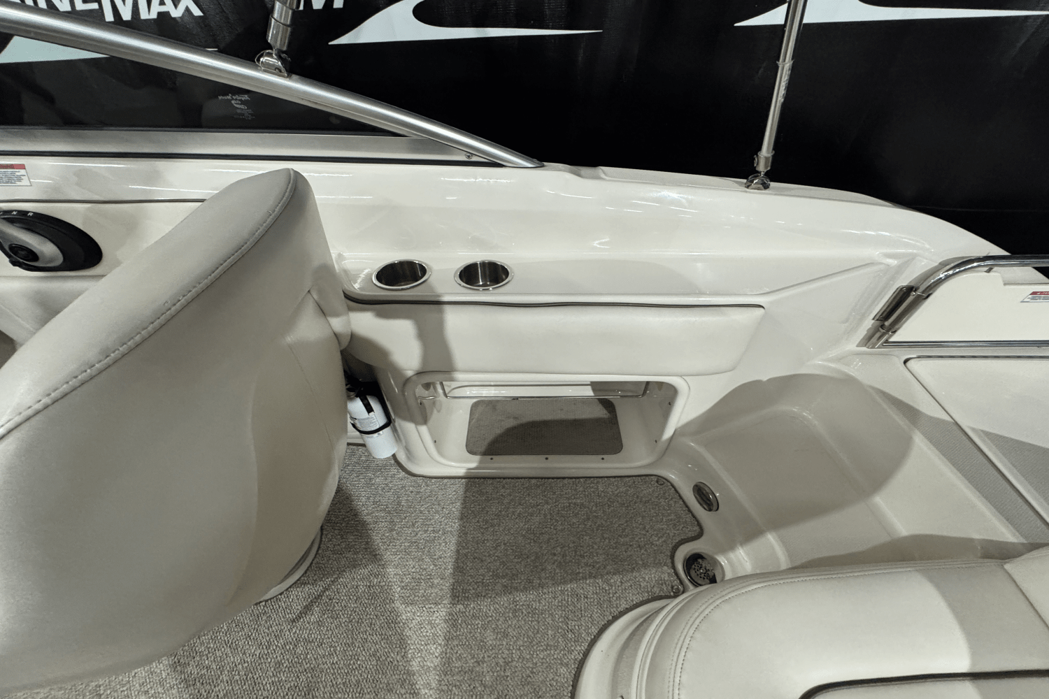 Slide: The Image of Sea Ray 210 SUNDECK 2008 - 11