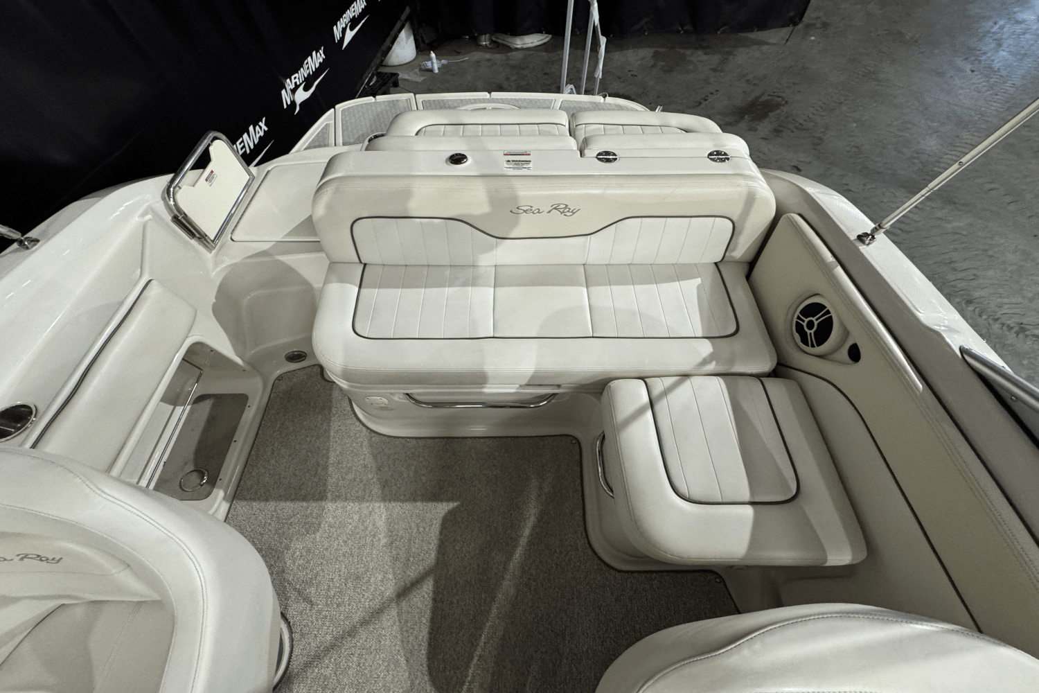 Slide: The Image of Sea Ray 210 SUNDECK 2008 - 9