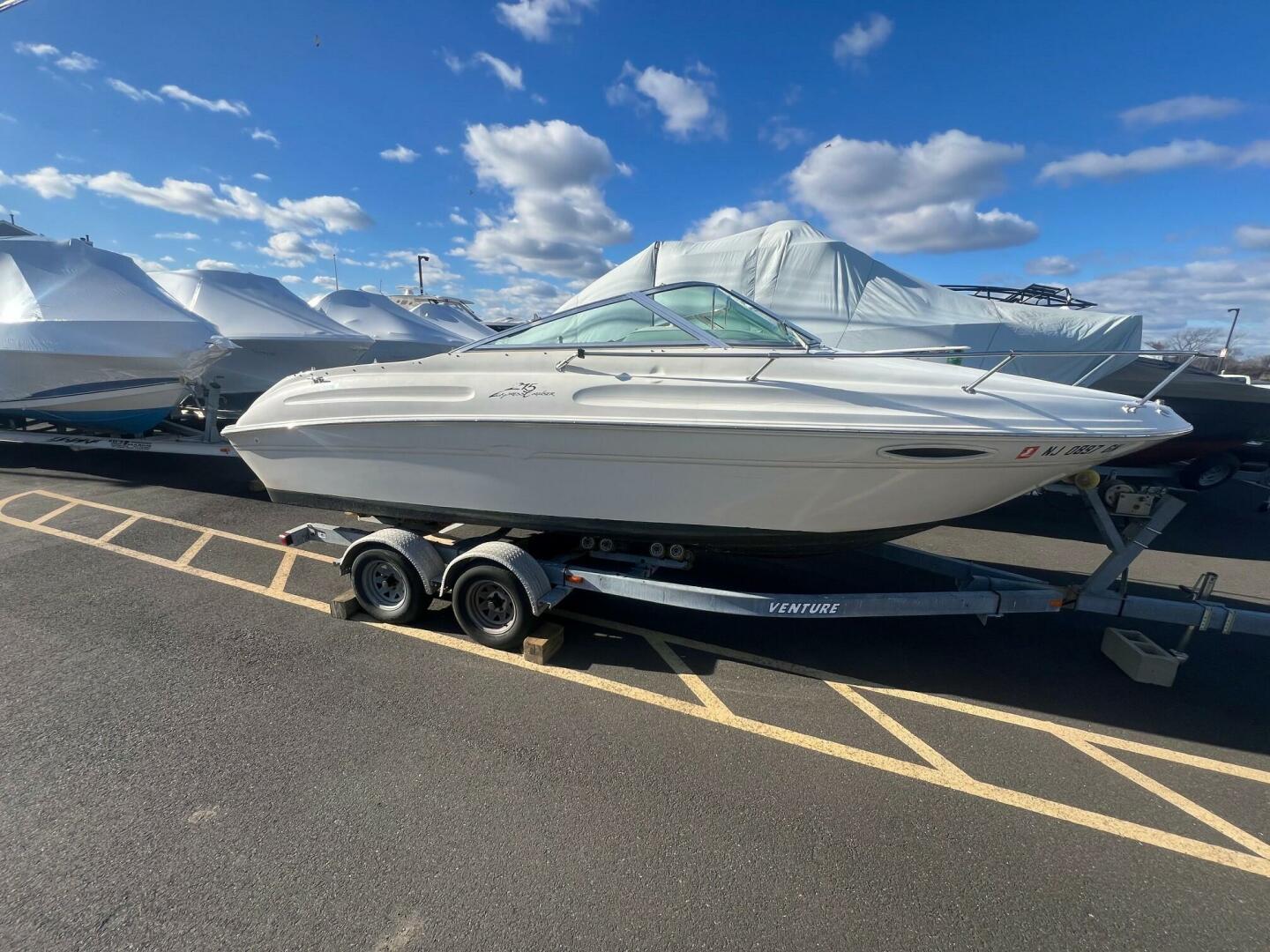 Slide: The Image of Sea Ray 215 Express Cruiser 1999 - 4911858