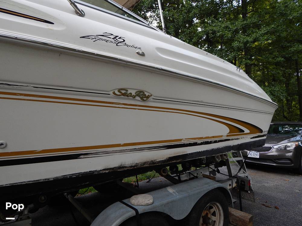 Slide: The Image of Sea Ray 215 Express Cruiser 1999 - 10