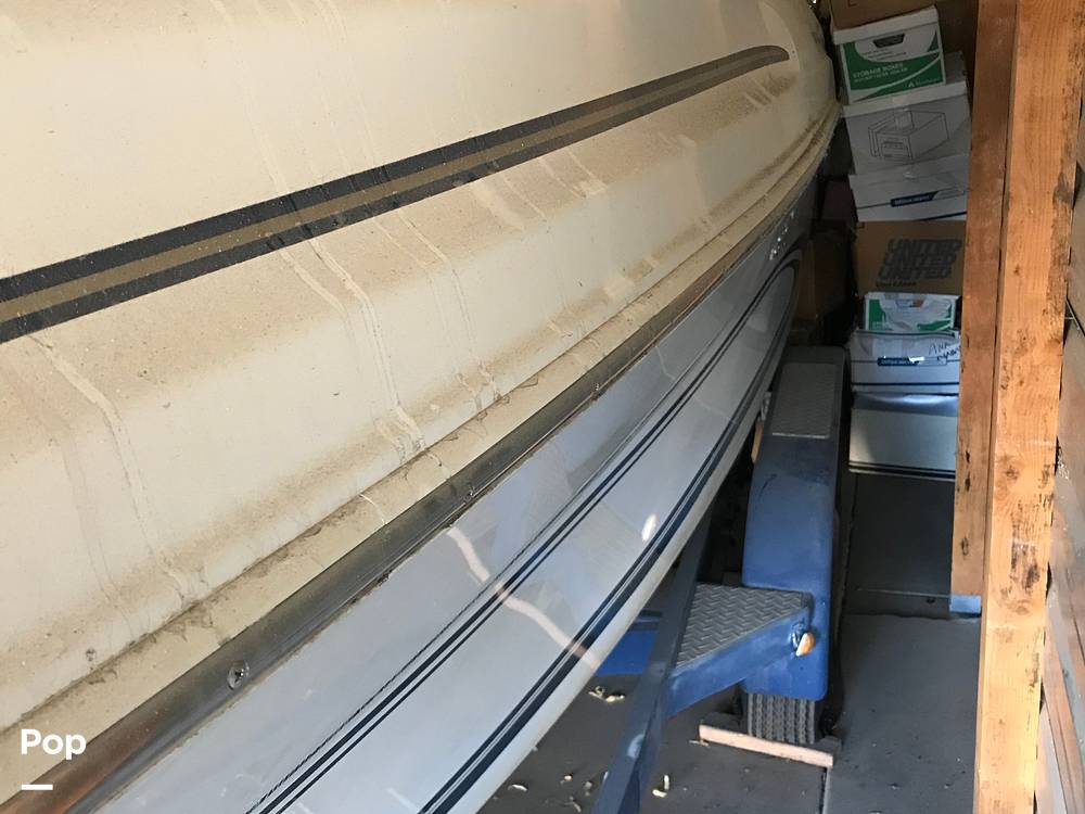 Slide: The Image of Sea Ray 215 Express Cruiser 1999 - 14184599