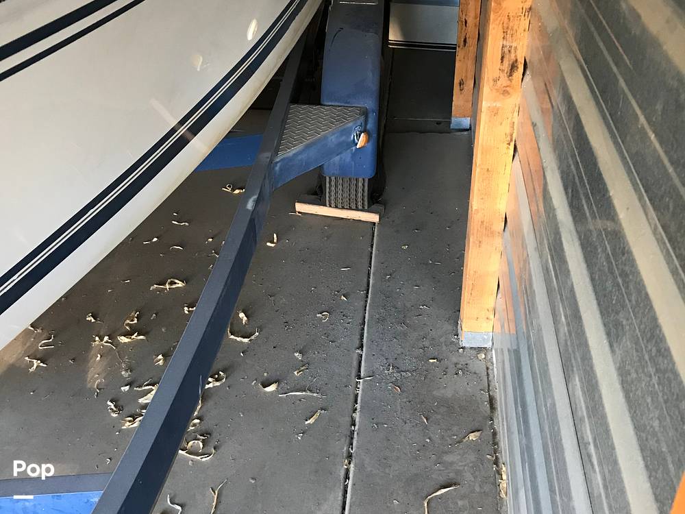 Slide: The Image of Sea Ray 215 Express Cruiser 1999 - 14184600