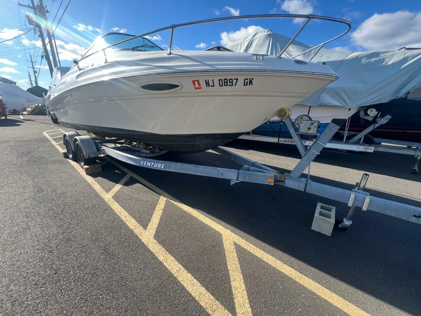 Slide: The Image of Sea Ray 215 Express Cruiser 1999 - 4911850