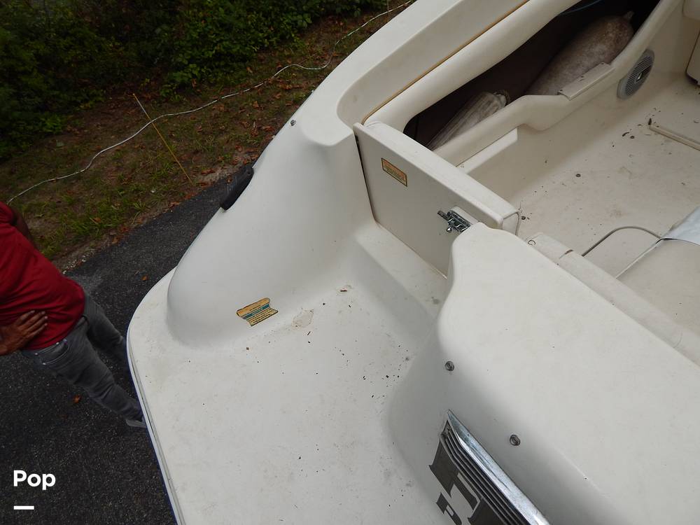 Slide: The Image of Sea Ray 215 Express Cruiser 1999 - 27