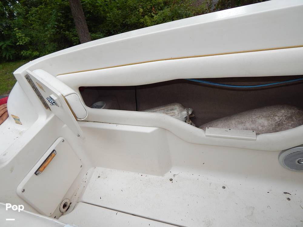 Slide: The Image of Sea Ray 215 Express Cruiser 1999 - 31