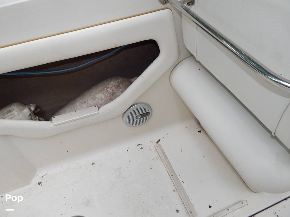 Slide: The Image of Sea Ray 215 Express Cruiser 1999 - 32