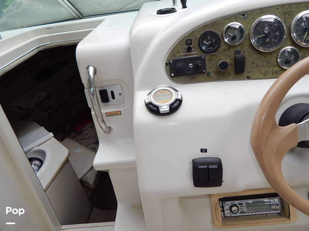 Slide: The Image of Sea Ray 215 Express Cruiser 1999 - 39