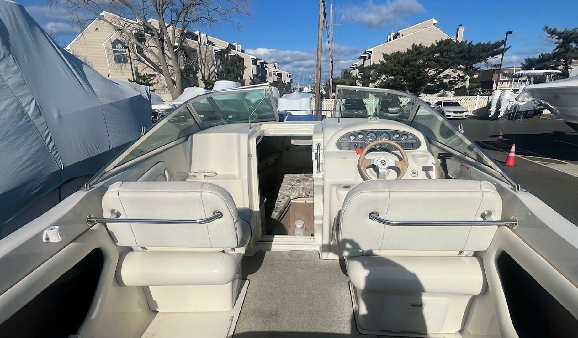 Slide: The Image of Sea Ray 215 Express Cruiser 1999 - 4911852