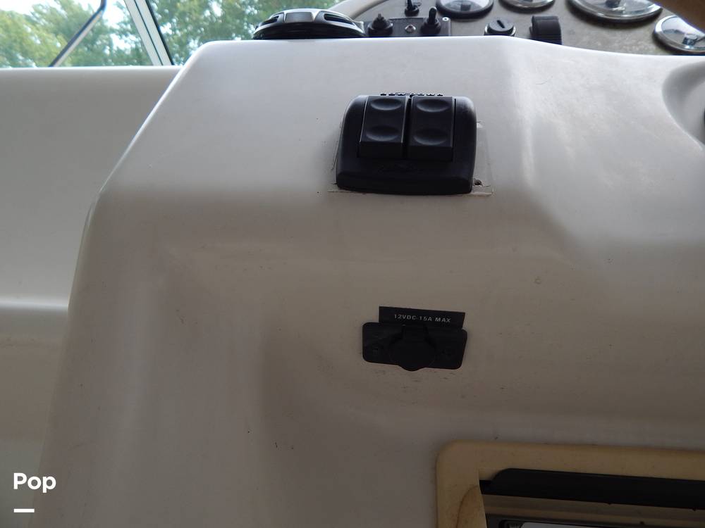 Slide: The Image of Sea Ray 215 Express Cruiser 1999 - 75