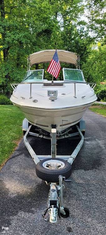 Slide: The Image of Sea Ray 215 Express Cruiser 1999 - 81