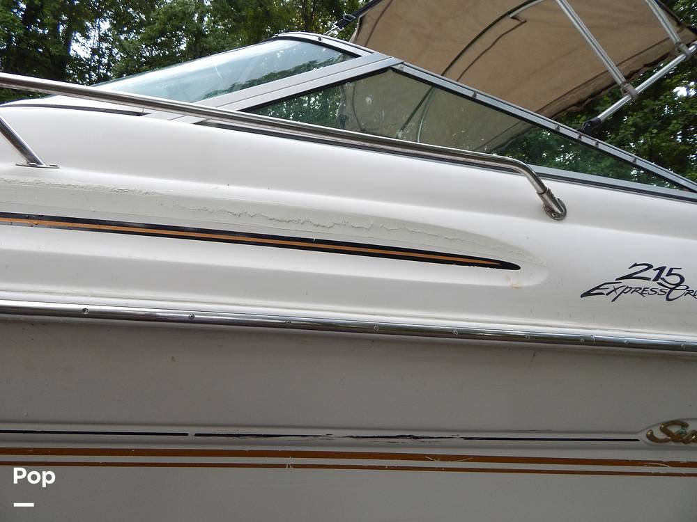 Slide: The Image of Sea Ray 215 Express Cruiser 1999 - 9