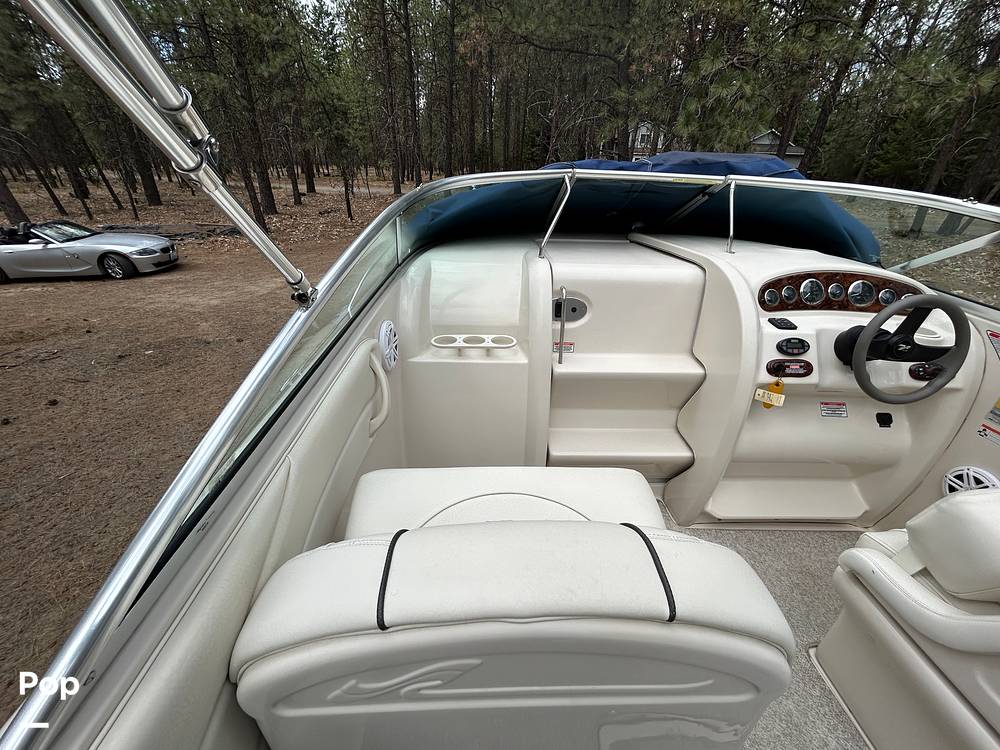 Slide: The Image of 2004 SEA RAY 215 WEEKENDER - 12843206