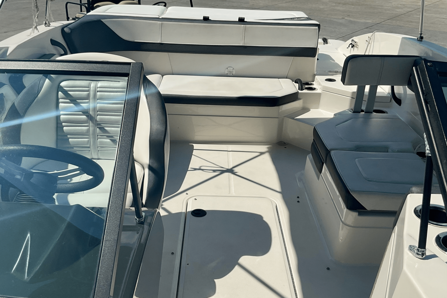 Slide: The Image of Sea Ray 21 SPX 2016 - 11