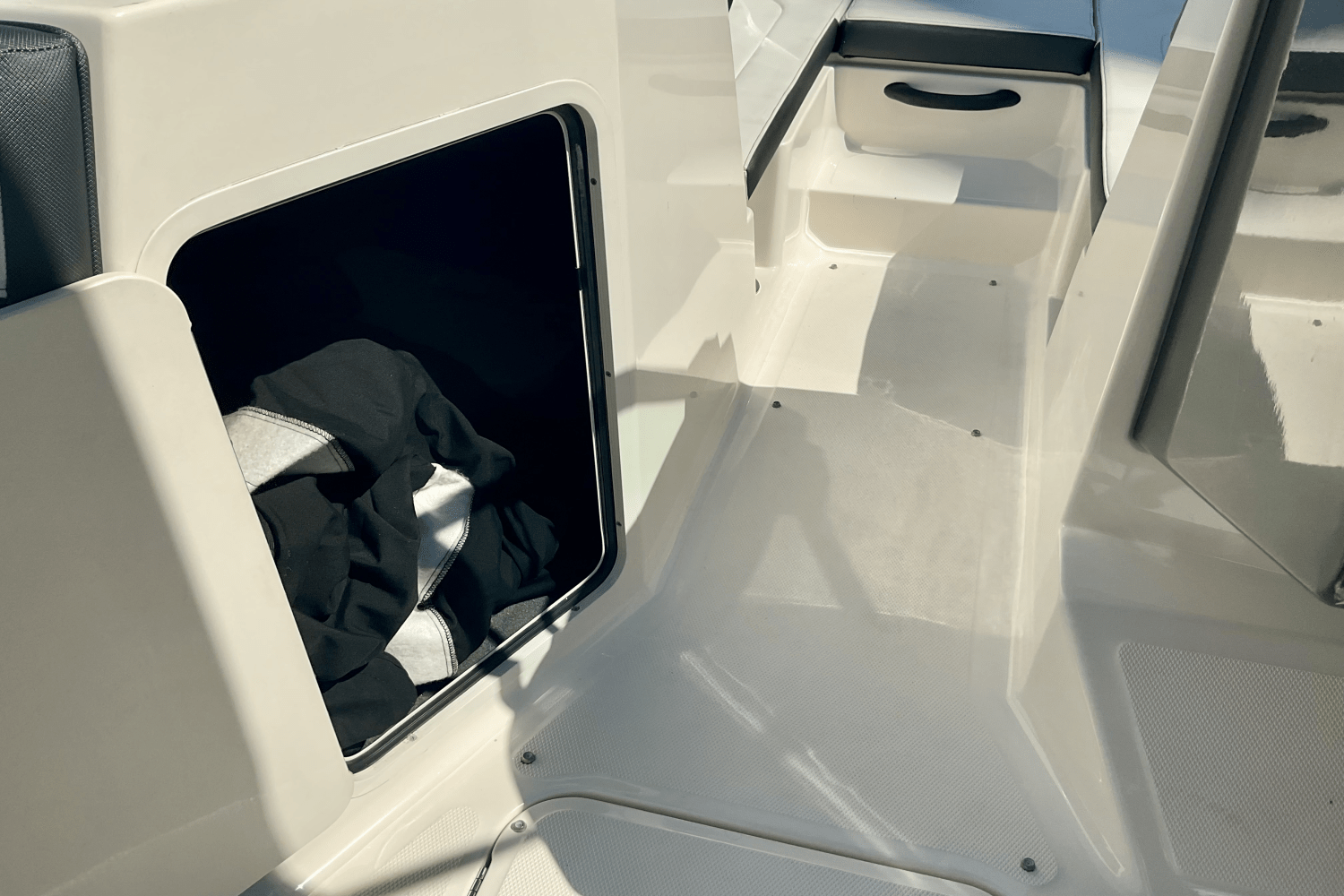 Slide: The Image of Sea Ray 21 SPX 2016 - 16