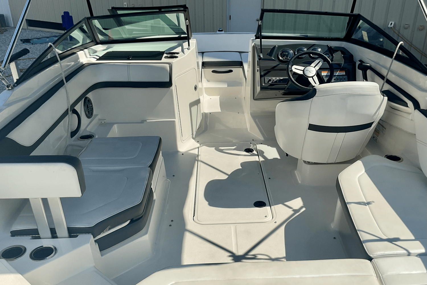 Slide: The Image of Sea Ray 21 SPX 2016 - 7