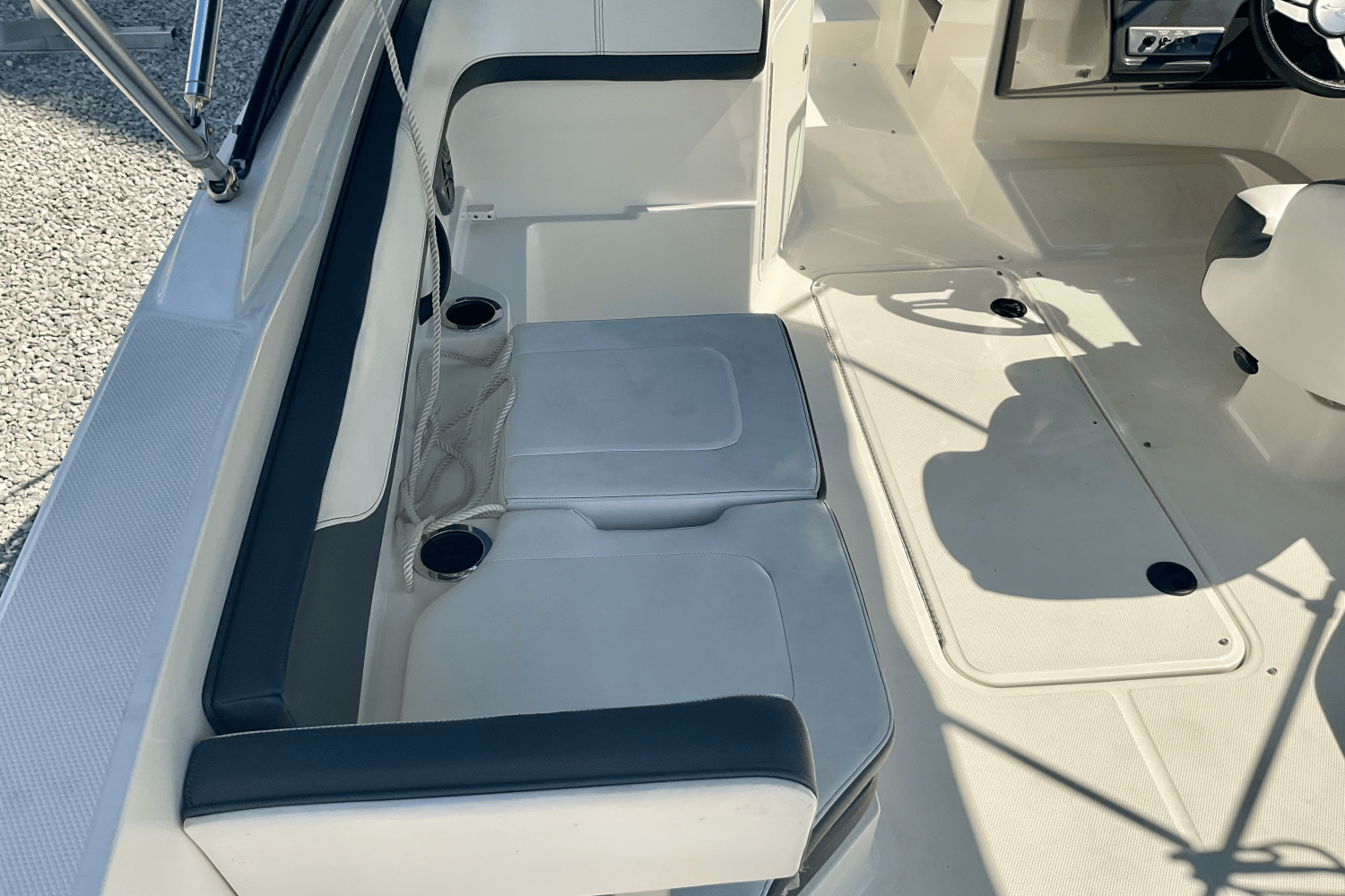 Slide: The Image of Sea Ray 21 SPX 2016 - 9