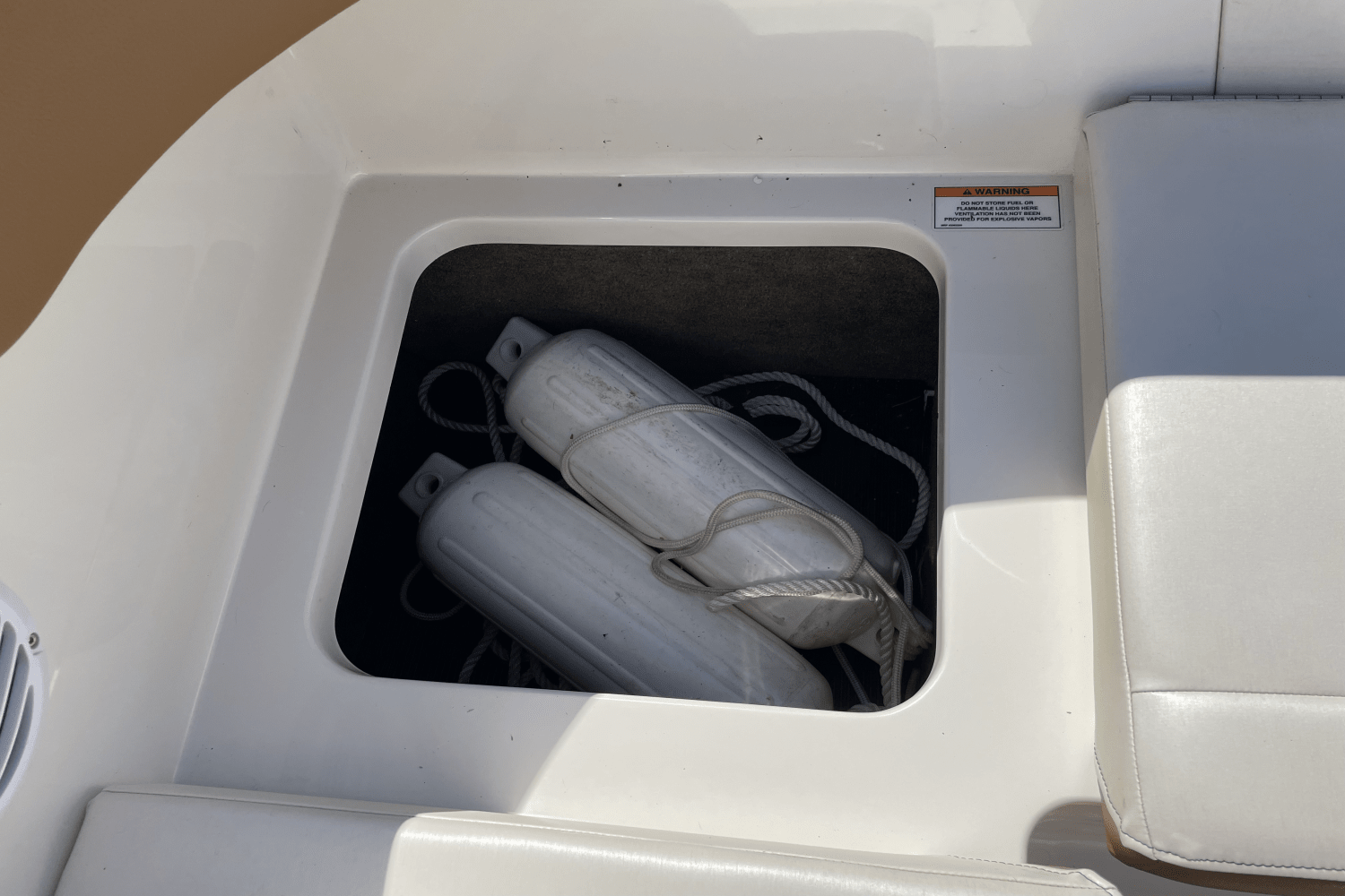 Slide: The Image of Sea Ray 21 SPX 2018 - 21