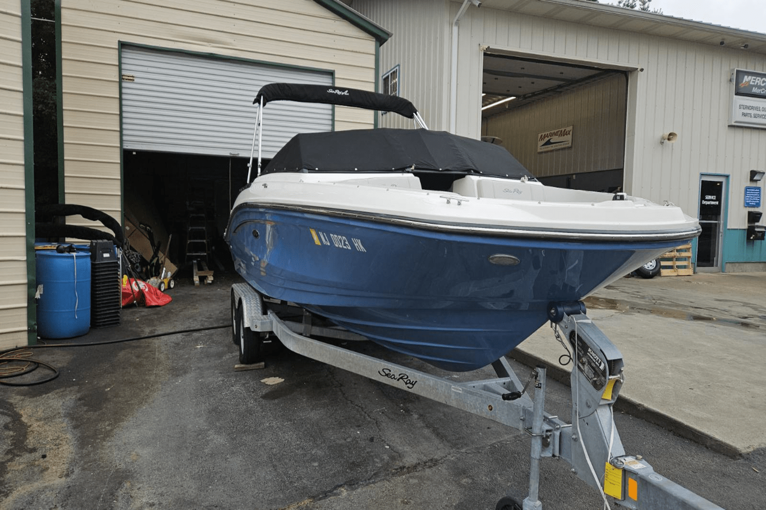 Slide: The Image of Sea Ray 21 SPX 2020 - 1