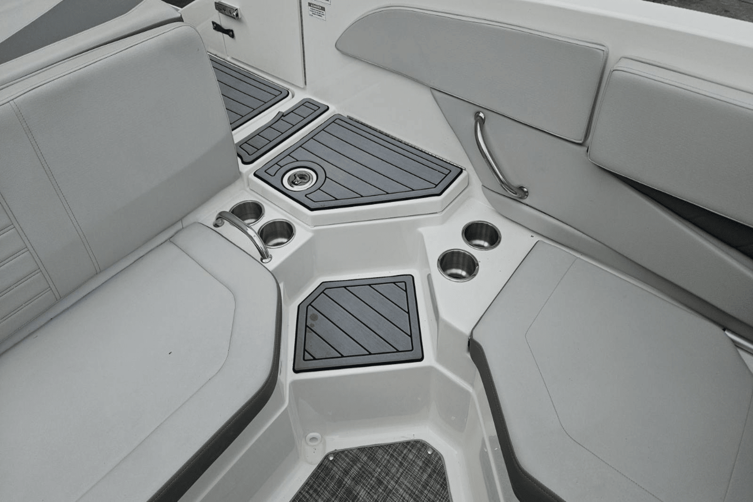 Slide: The Image of Sea Ray 21 SPX 2020 - 11