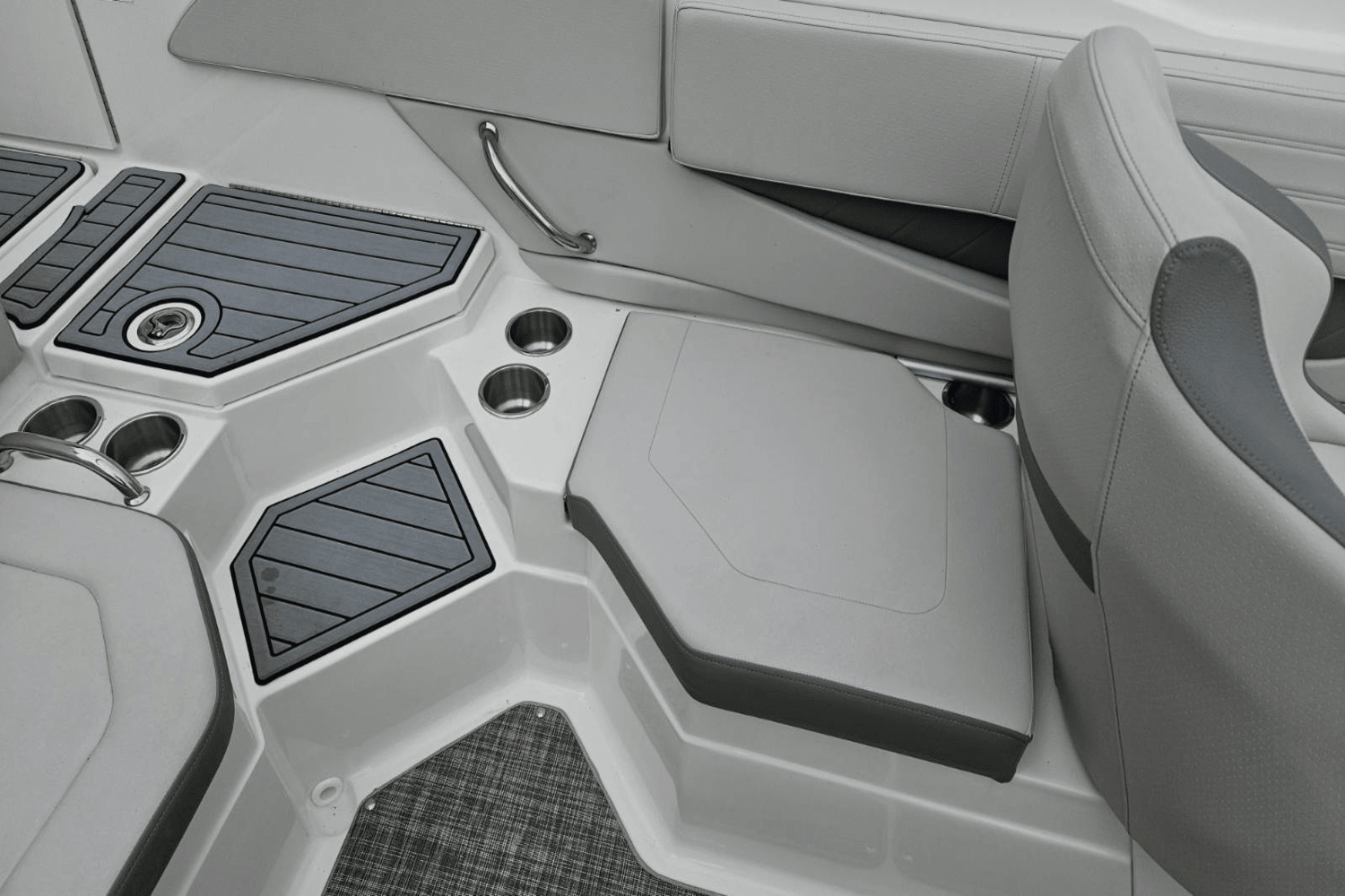Slide: The Image of Sea Ray 21 SPX 2020 - 14