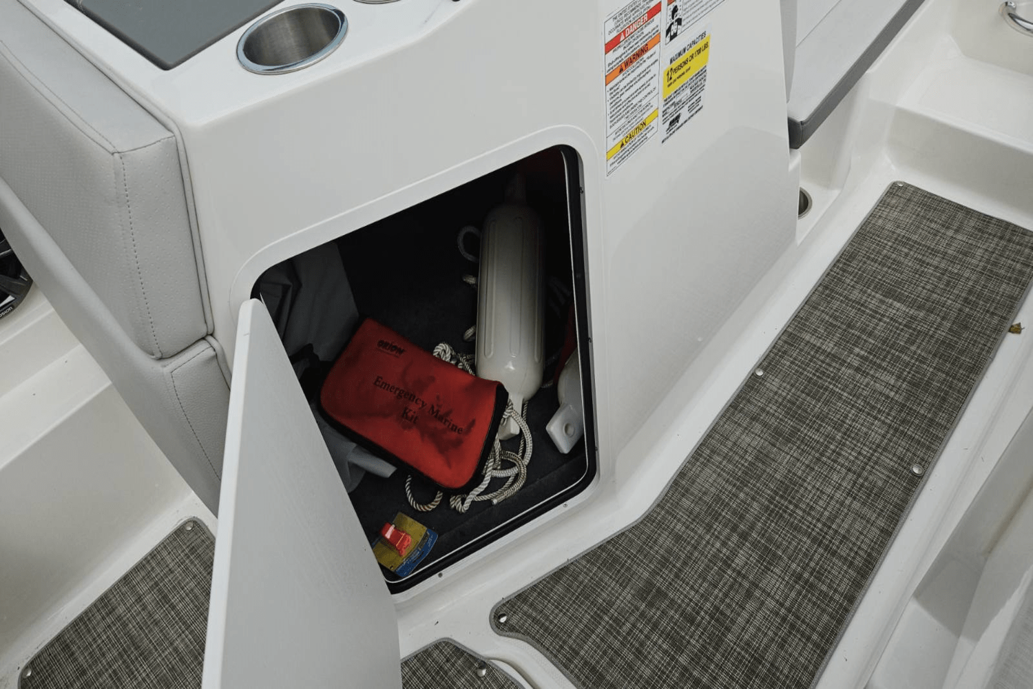 Slide: The Image of Sea Ray 21 SPX 2020 - 17