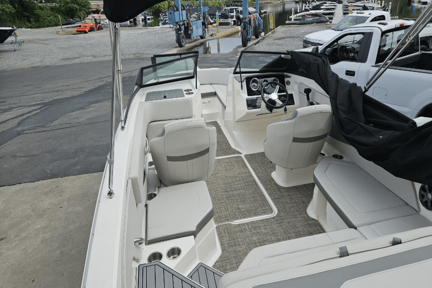 Slide: The Image of Sea Ray 21 SPX 2020 - 6