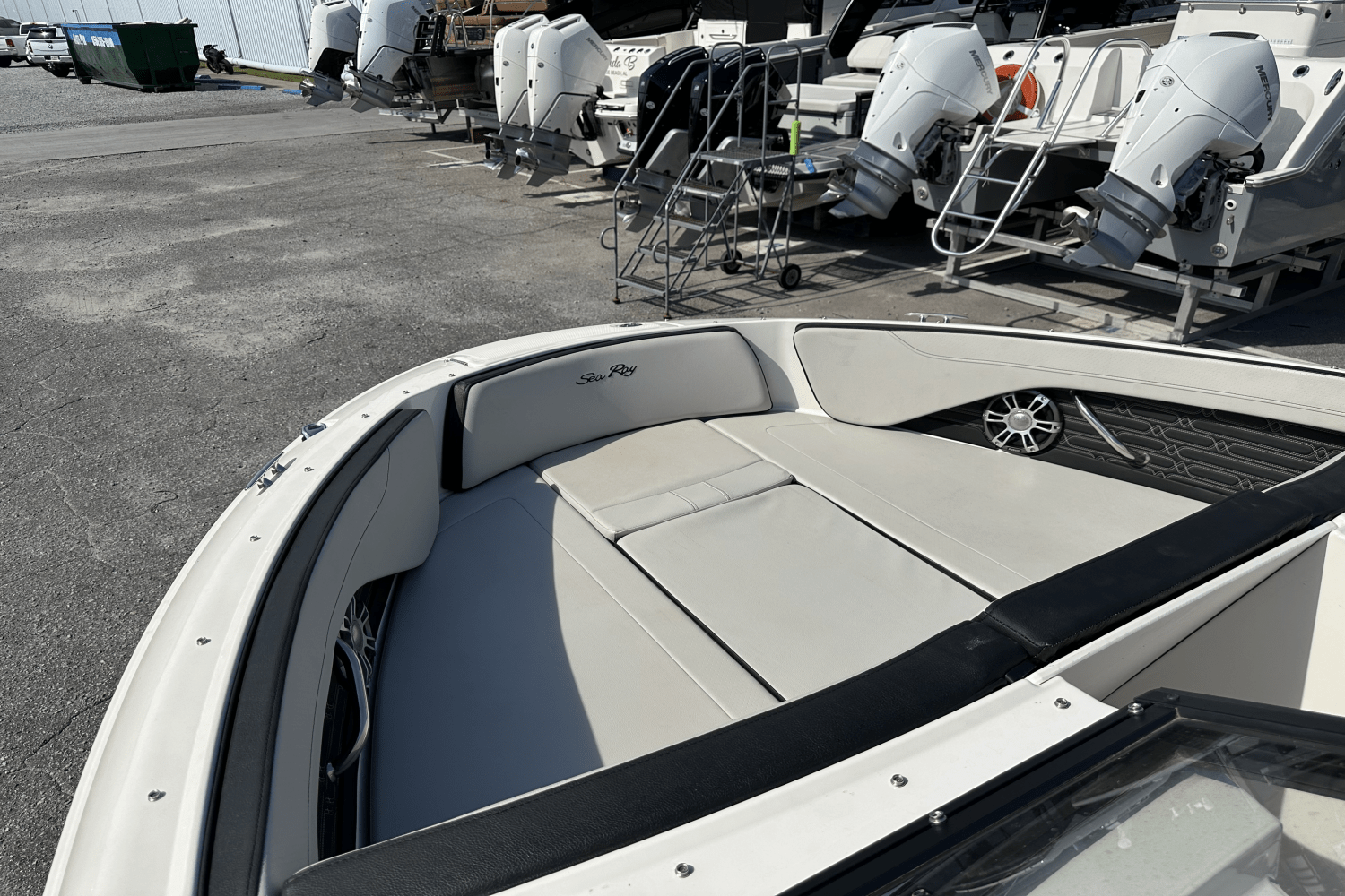 Slide: The Image of Sea Ray 21 SPX-OB 2024 - 36
