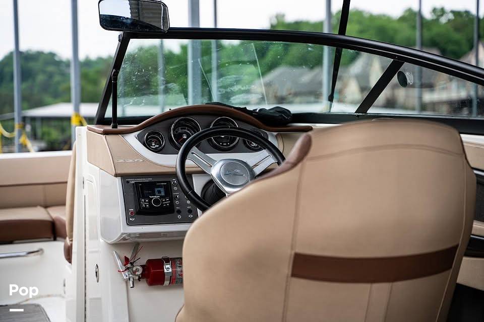 Slide: The Image of Sea Ray 220 2016 - 15495860