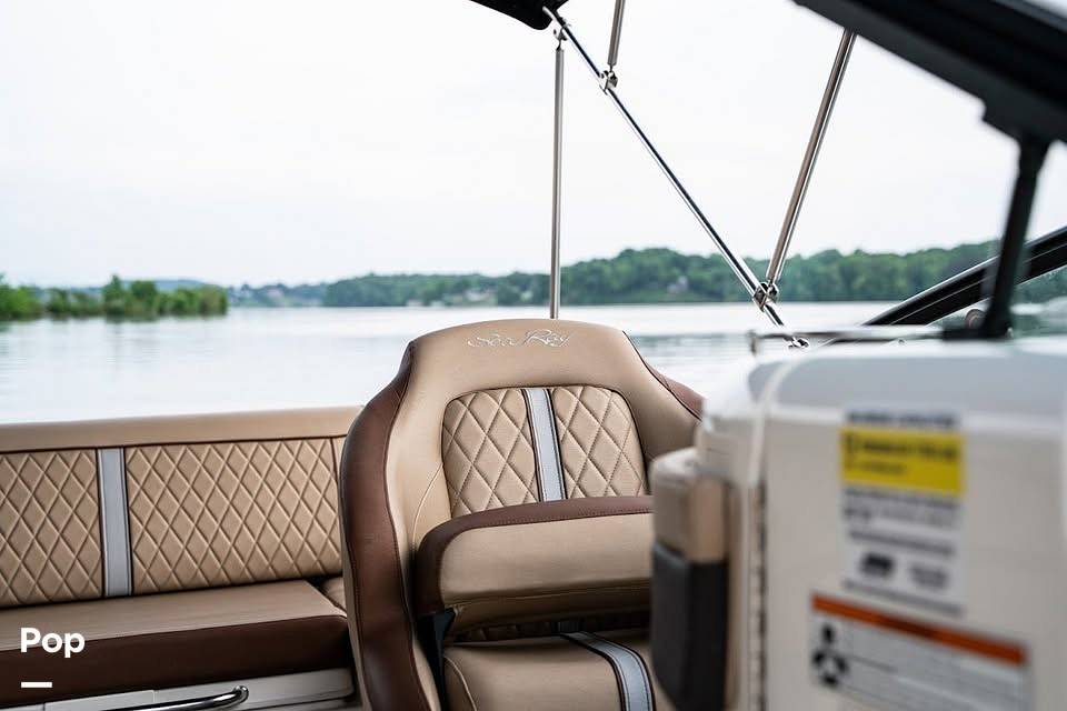 Slide: The Image of Sea Ray 220 2016 - 15495862