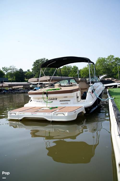 Slide: The Image of Sea Ray 220 2016 - 15495864