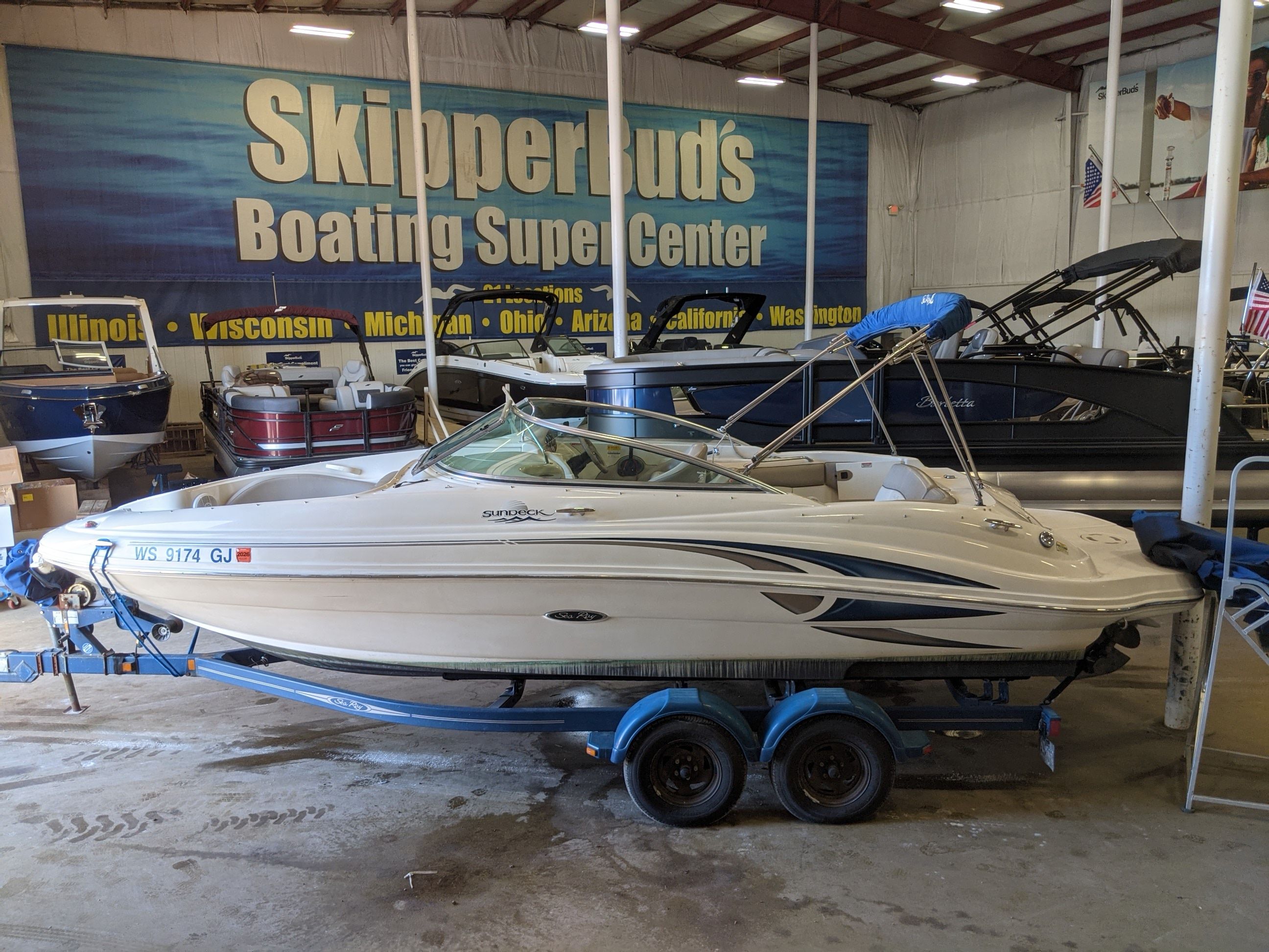 Slide: The Image of Sea Ray 220 SUNDECK 2002 - 0