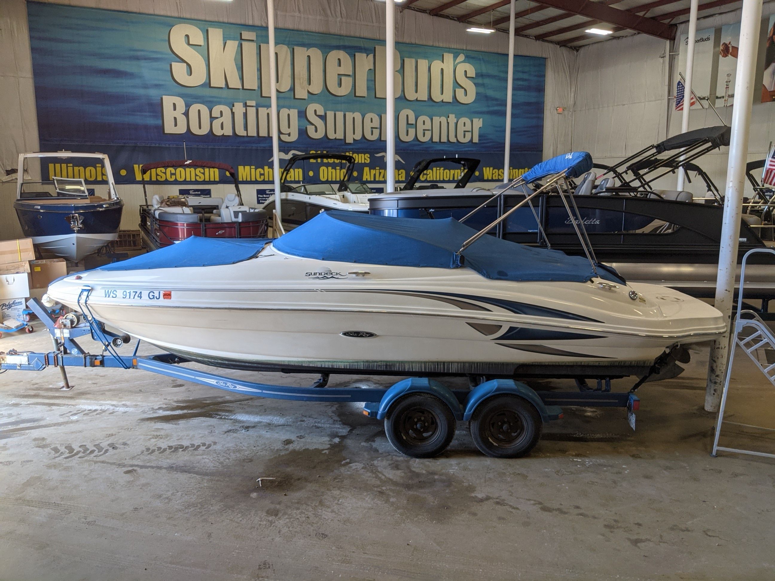 Slide: The Image of Sea Ray 220 SUNDECK 2002 - 1
